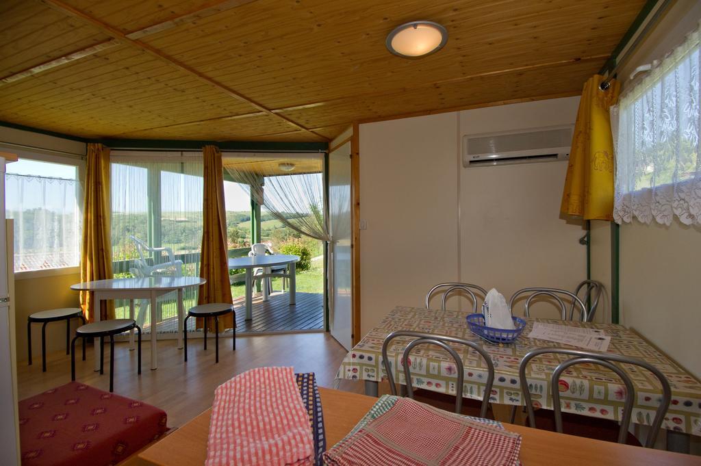 Le Bourdieu Hotel Durfort  Quarto foto